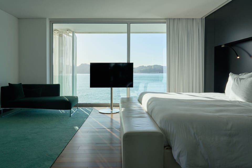 Premier Suite (Diplomatic) | Premium bedding, minibar, in-room safe, individually decorated