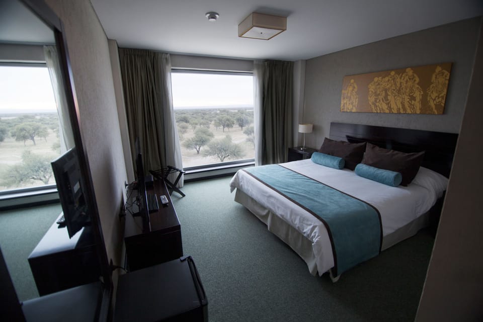 Standard Double Room, 1 King Bed | Minibar, in-room safe, individually decorated, individually furnished