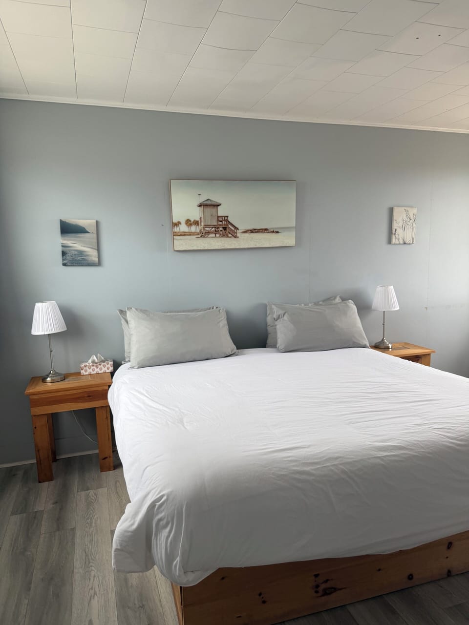 Standard Room, 1 King Bed | Soundproofing, WiFi (free), alarm clocks, bed sheets