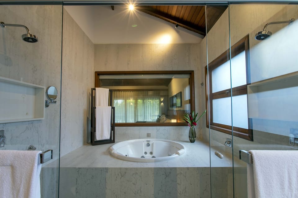 Jetted tub