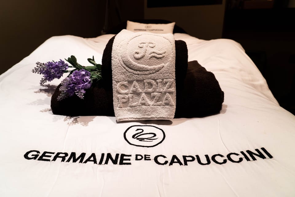 Sauna, hot tub, steam room, Turkish bath, body treatments, aromatherapy
