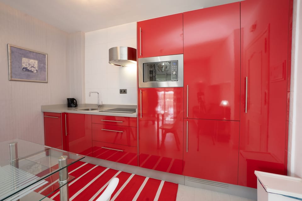 Studio | Private kitchen | Full-size fridge, microwave, oven, stovetop