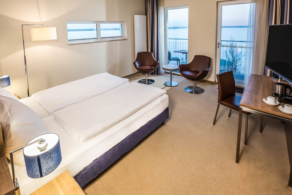 Superior Twin Room, Lake View | Hypo-allergenic bedding, in-room safe, individually furnished, desk