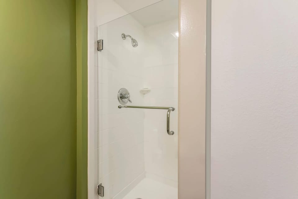 Desk, iron/ironing board, free cribs/infant beds, free WiFi