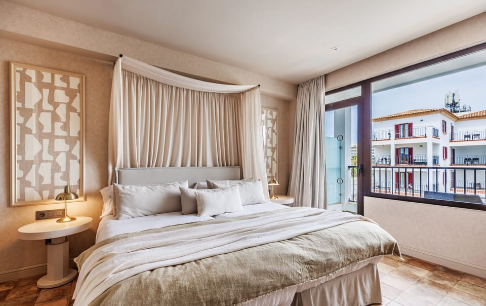 Pillowtop beds, minibar, in-room safe, desk
