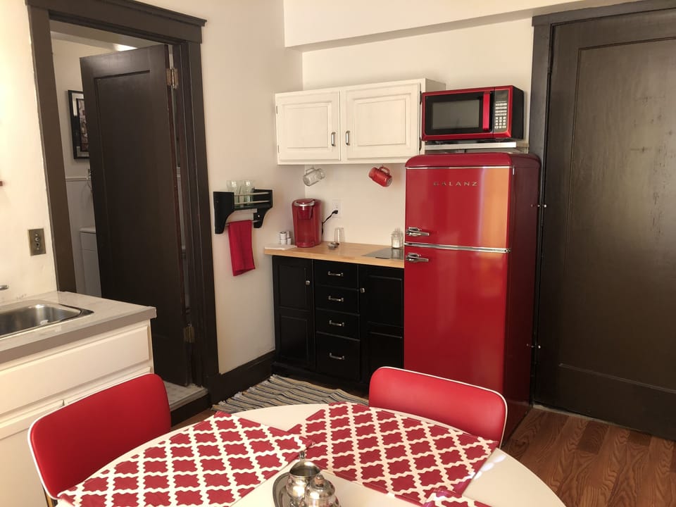 Willie & Waylon Suite | Private kitchenette | Coffee/tea maker