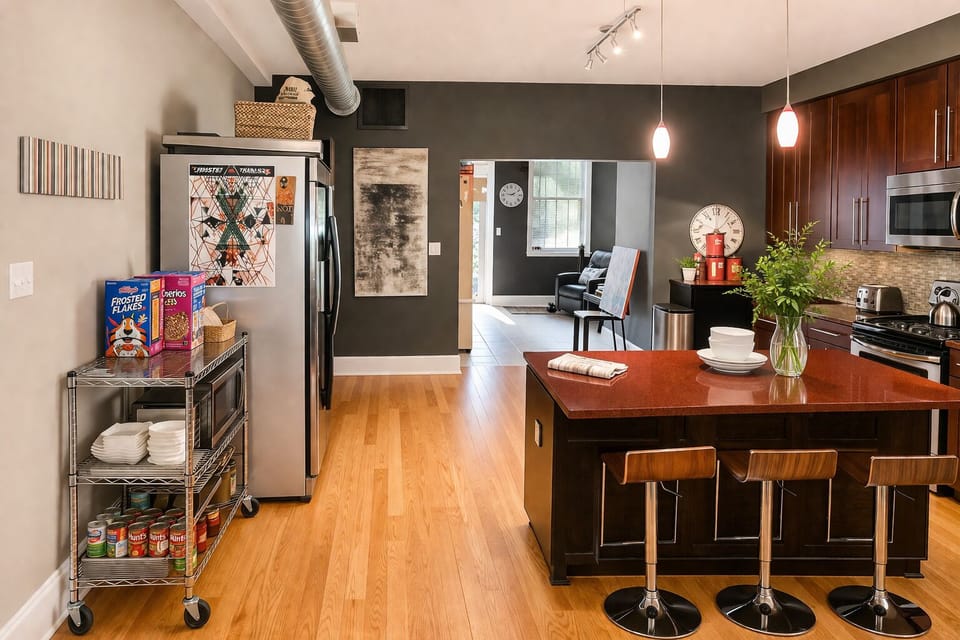 Presidential Studio Suite, 2 Bedrooms (1st Floor) | Private kitchen | Full-size fridge, microwave, coffee/tea maker, cookware/dishes/utensils