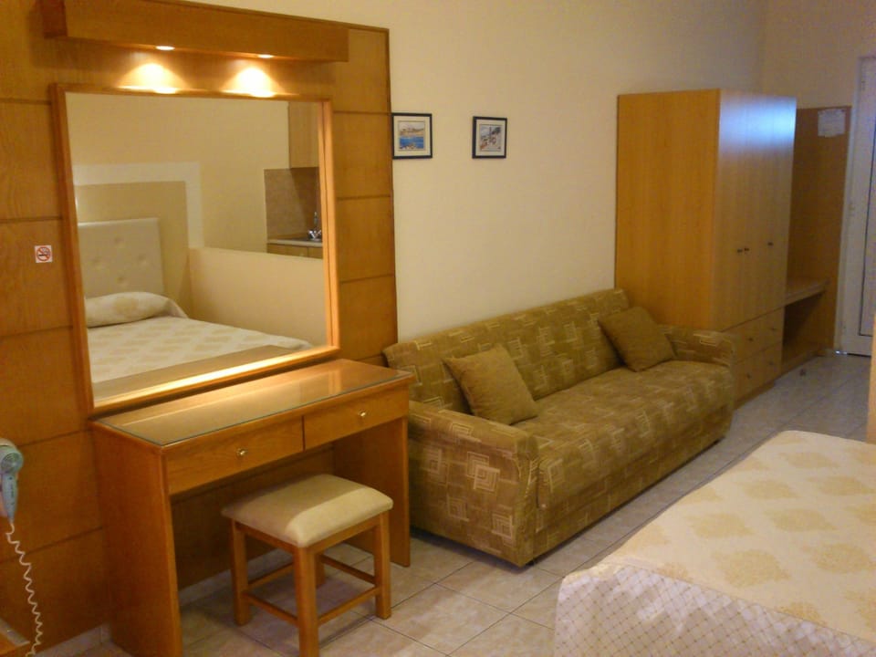 Triple Room | Living area