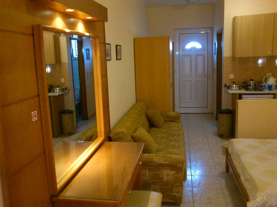 Triple Room | Living area