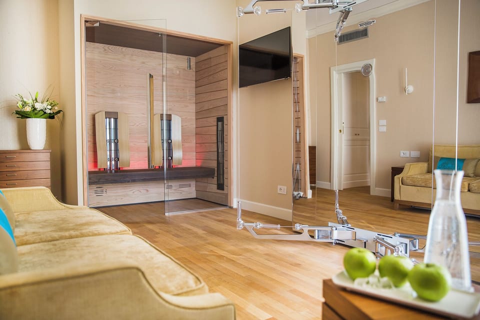 Junior Suite (Fitness) | Living area