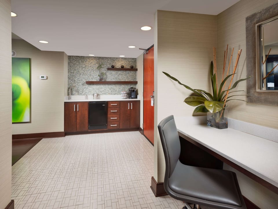 Suite | Down comforters, in-room safe, desk, blackout drapes