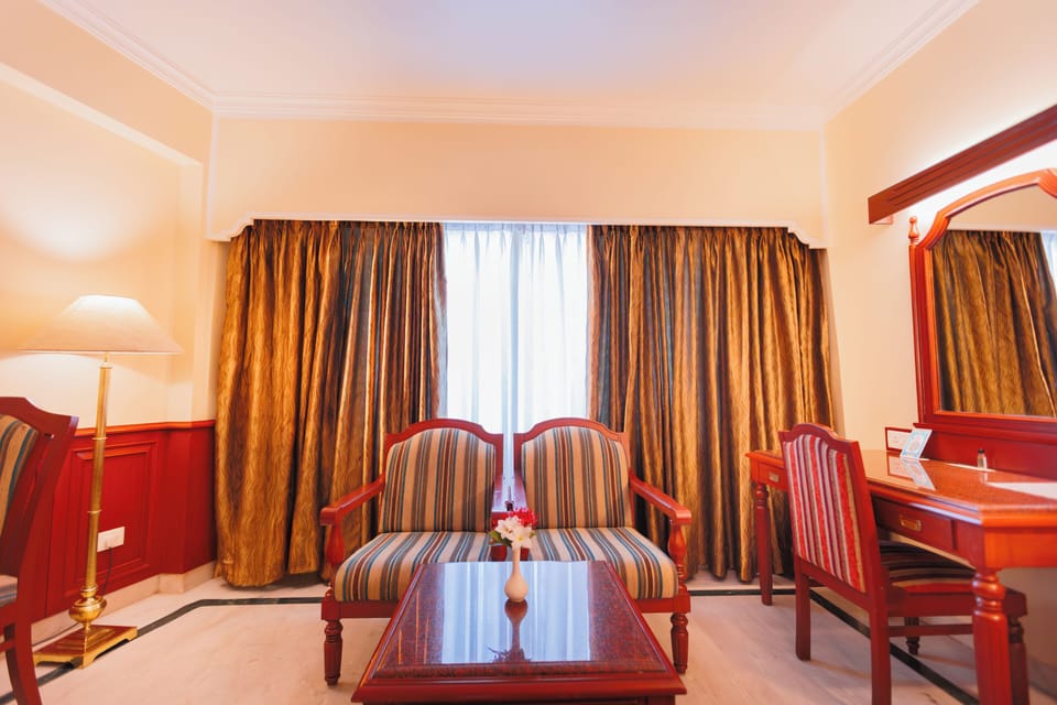 Executive room  | Living area | 50-inch LCD TV with digital channels, TV