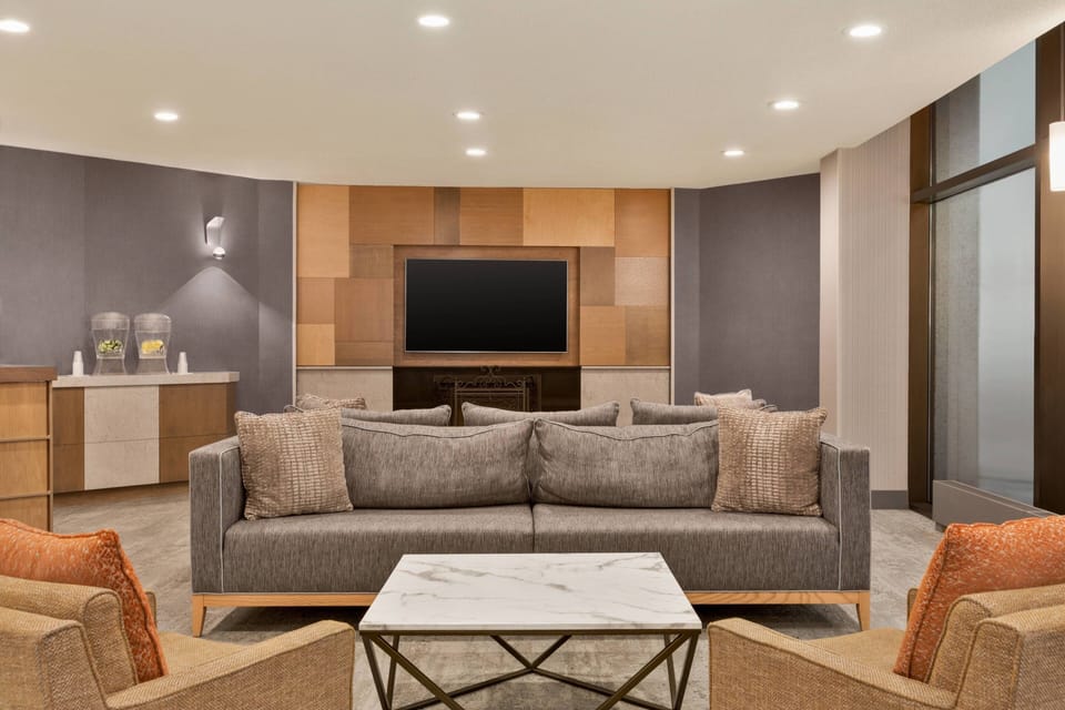 Lobby lounge