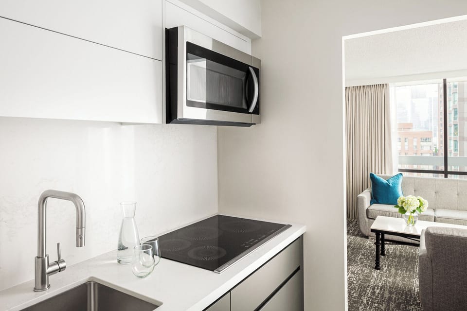 Studio, 1 King Bed with Sofa bed, Kitchenette | Private kitchenette | Coffee/tea maker