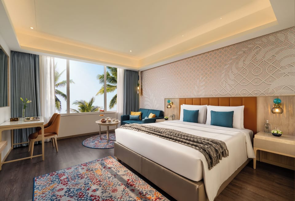 Superior Room King Bed | Premium bedding, minibar, in-room safe, desk