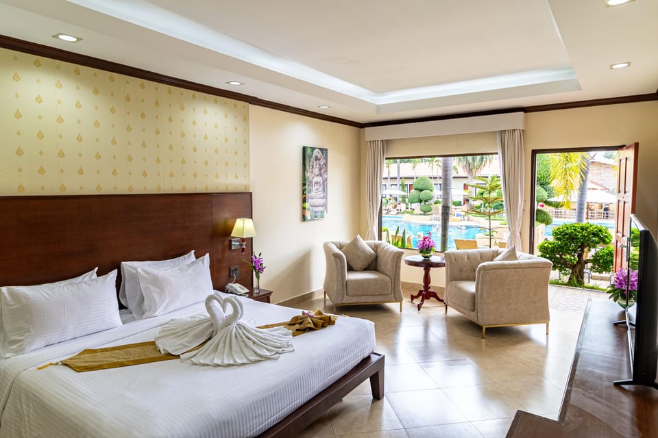 Deluxe Double Room, Poolside | View from room