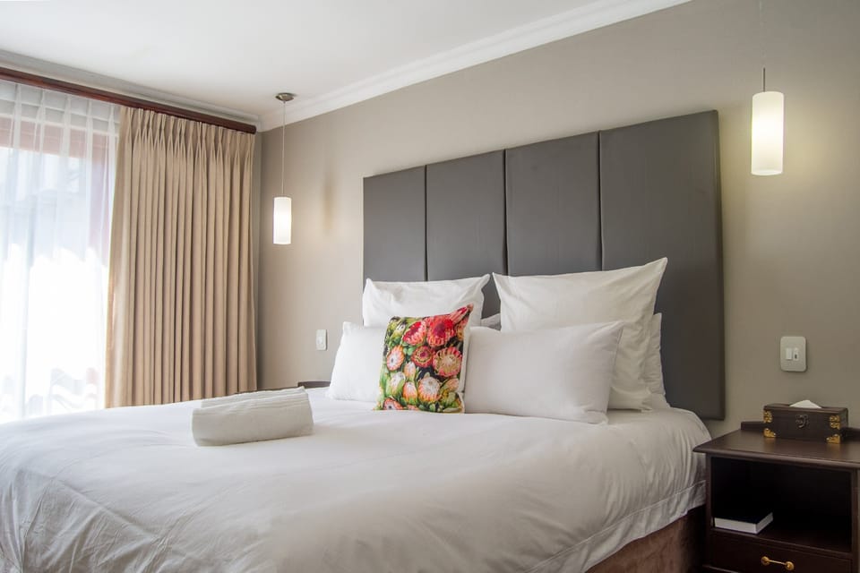 Luxury Suite | Premium bedding, in-room safe, individually furnished, desk