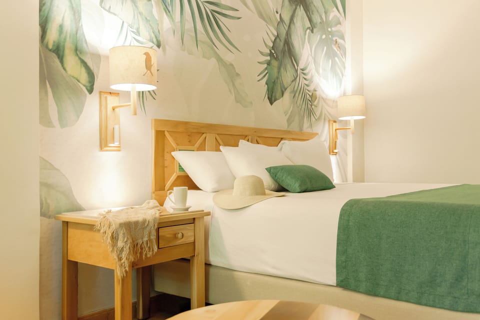 Free minibar, in-room safe, desk, blackout drapes
