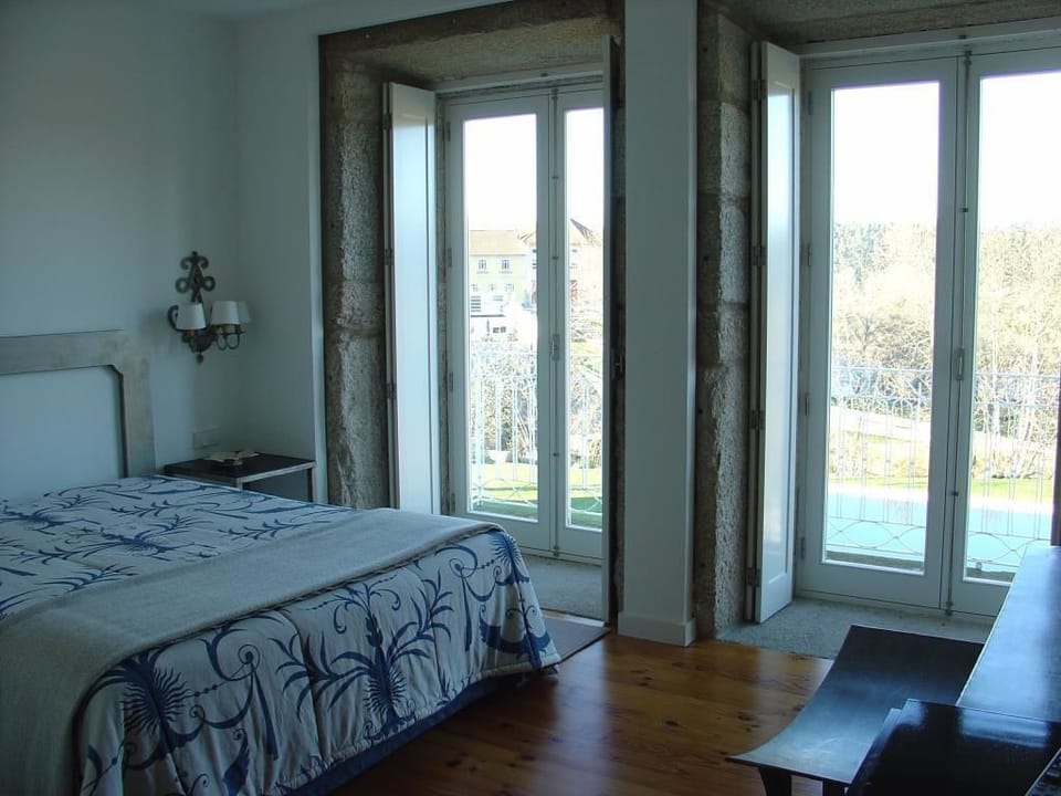 Minibar, desk, soundproofing, free WiFi