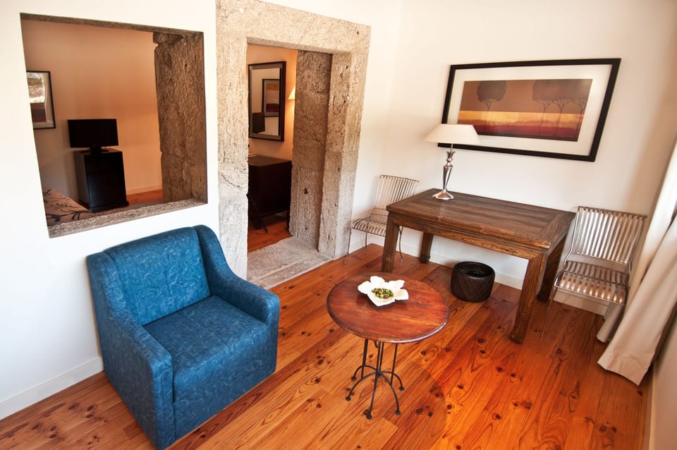 37-inch LCD TV with cable channels, TV, table tennis