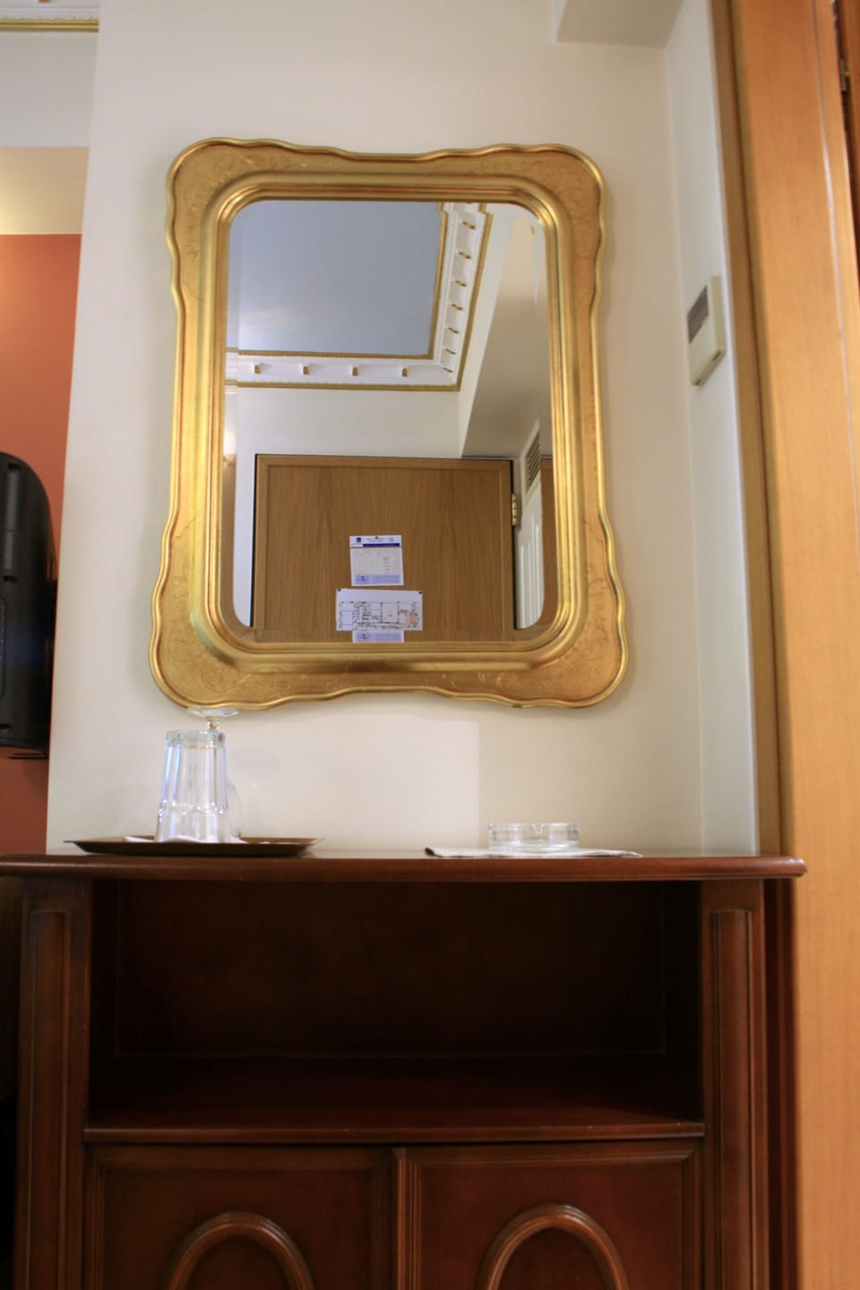 Economy Single Room | Minibar, in-room safe, desk, soundproofing