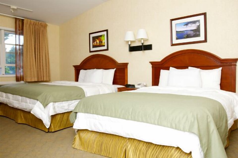 Blackout drapes, iron/ironing board, free WiFi, bed sheets
