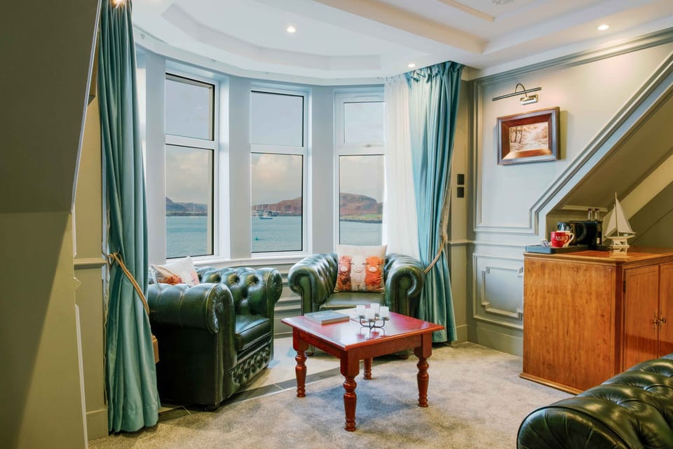 Queen Mary Suite | Lake view