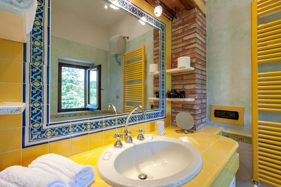 Room, 1 King Bed, Pool View | Bathroom | Shower, hair dryer, towels