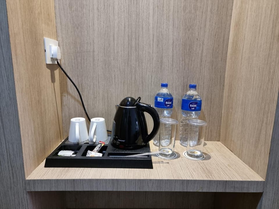 Fridge, coffee/tea maker, electric kettle