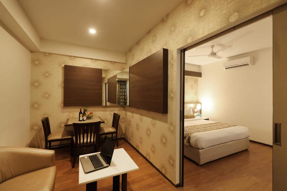 Minibar, in-room safe, desk, iron/ironing board (on request)