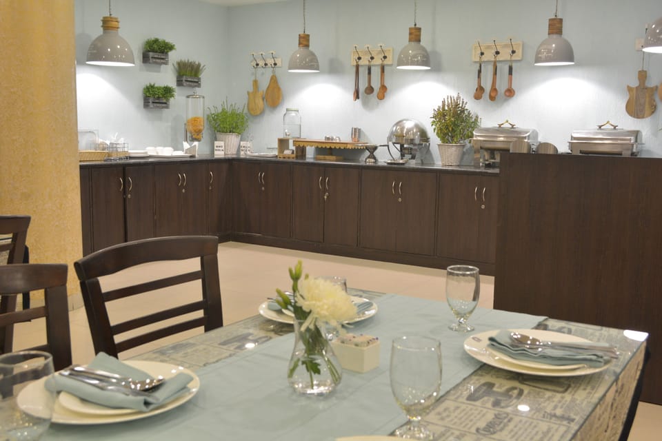 Daily buffet breakfast for a fee