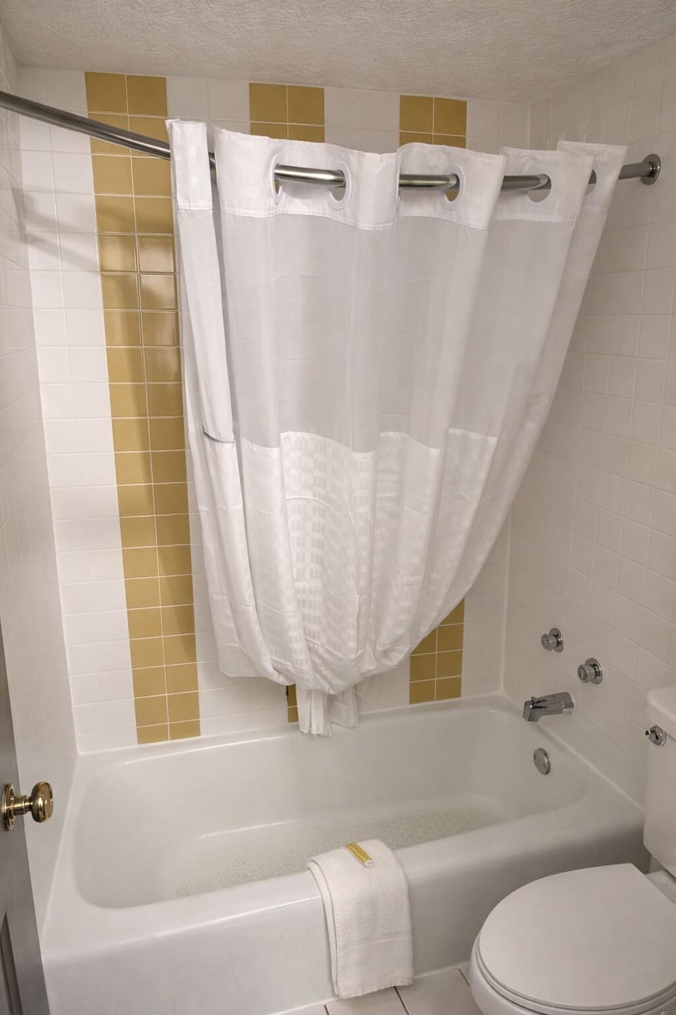 Double Room, 2 Double Beds | Bathroom | Hair dryer, towels