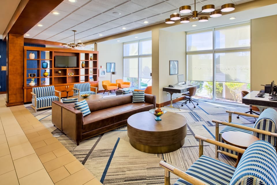 Lobby lounge