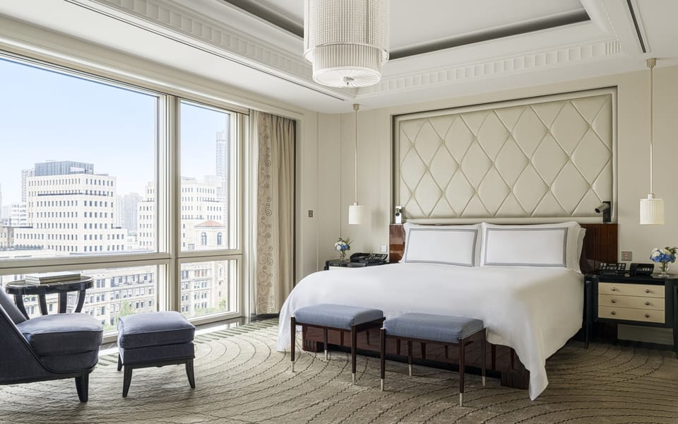 Grand Deluxe Suite | Minibar, in-room safe, desk, laptop workspace