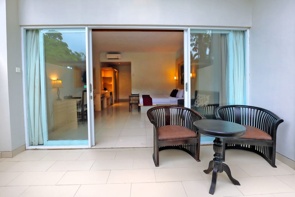 Deluxe Room, Pool View (Super) | Terrace/patio