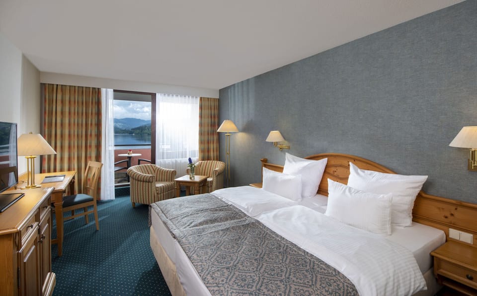 Premium bedding, minibar, in-room safe, desk