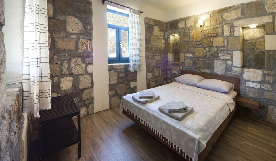 Exclusive Double Room | Premium bedding, free WiFi, bed sheets