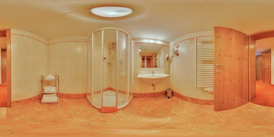 1 bedroom, in-room safe, desk, soundproofing