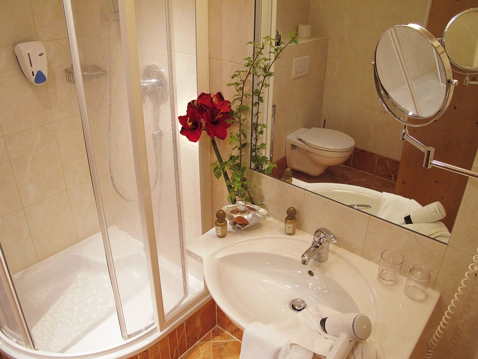 Bathroom sink