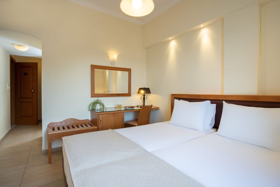Economy Twin Room | In-room safe, soundproofing, free WiFi, bed sheets
