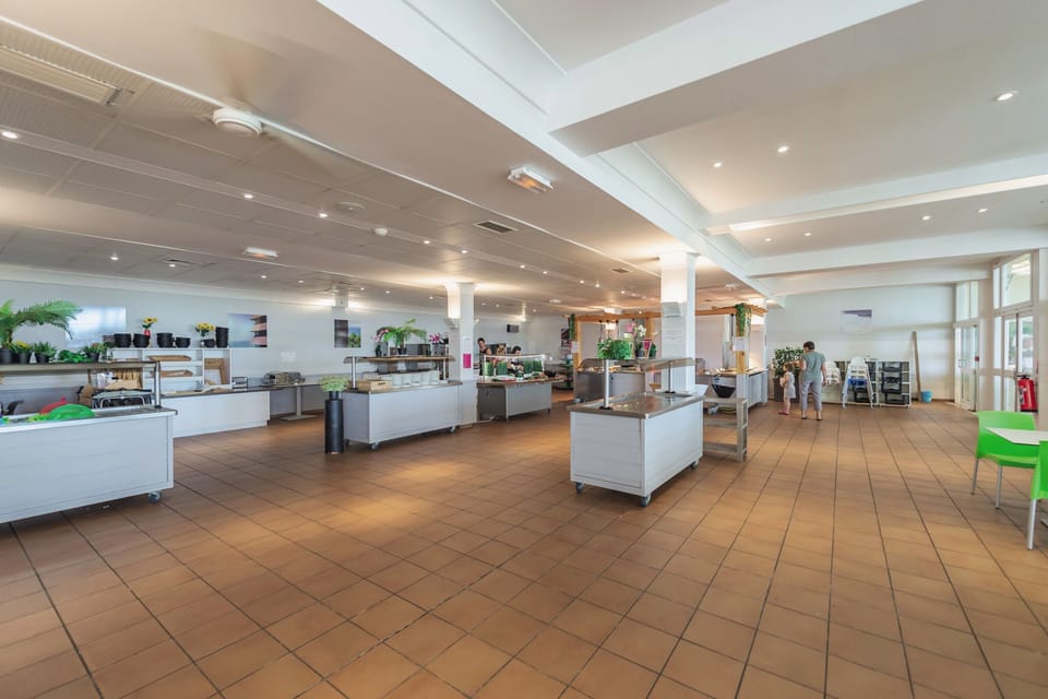 Breakfast, lunch and dinner served