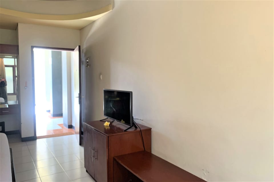Deluxe Room | 2 bedrooms, minibar, desk, free WiFi