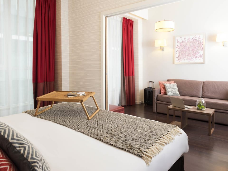 Apartment, 1 Bedroom | In-room safe, desk, blackout drapes, soundproofing
