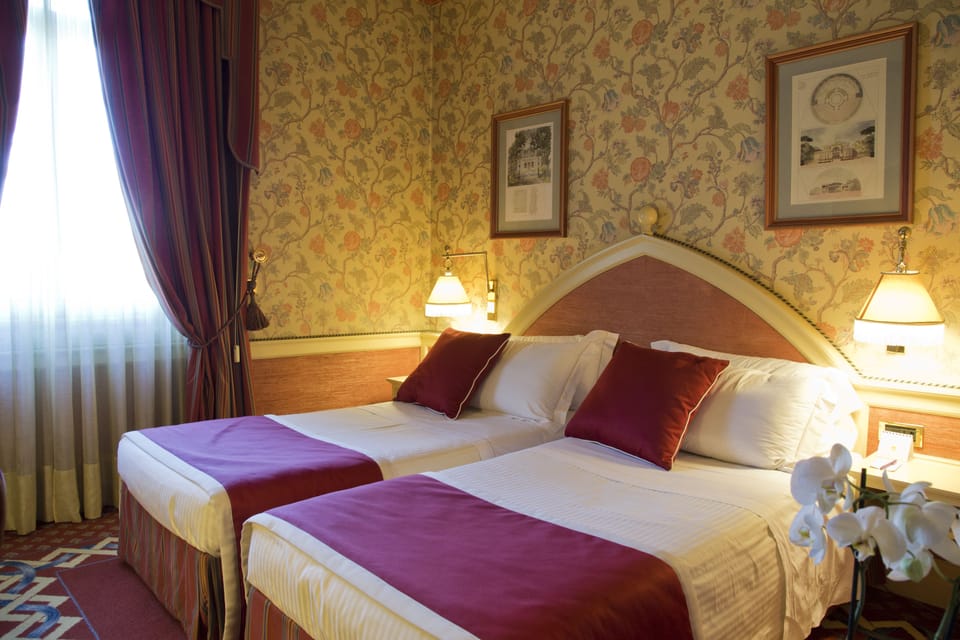 Standard Twin Room | Premium bedding, minibar, in-room safe, desk