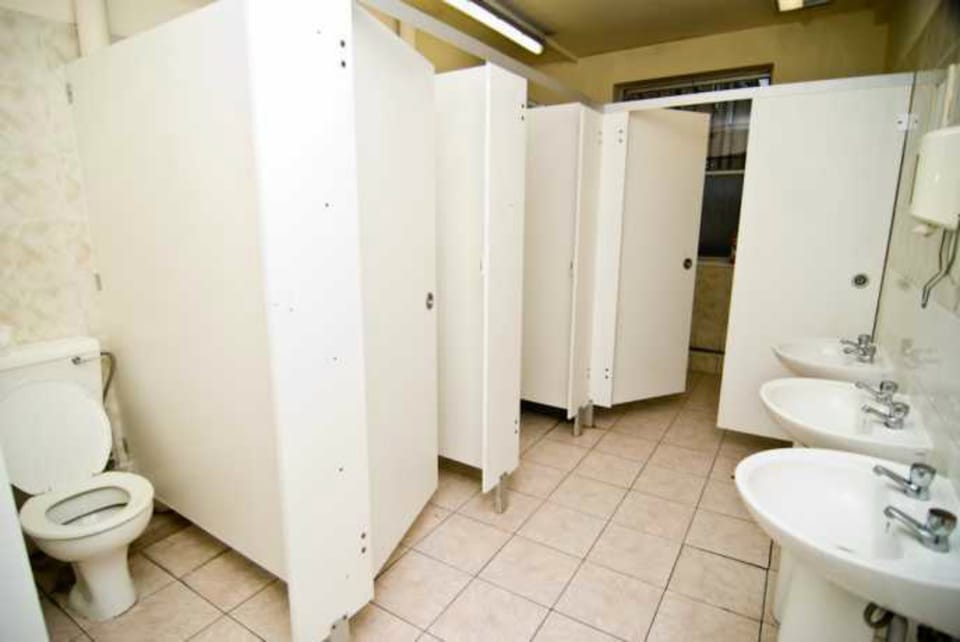 Basic Quadruple Room, Shared Bathroom | Bathroom | Shower