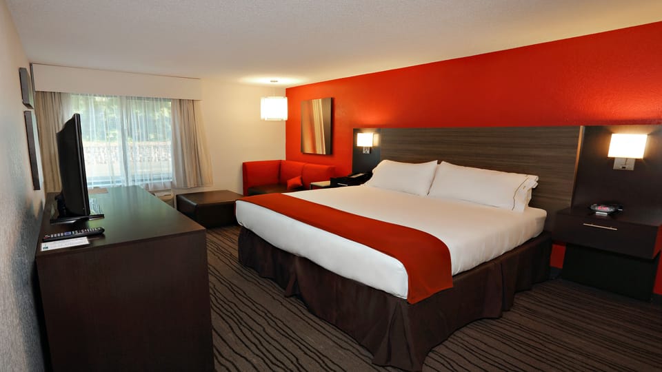 In-room safe, desk, laptop workspace, iron/ironing board