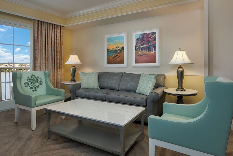 Hypo-allergenic bedding, in-room safe, blackout drapes