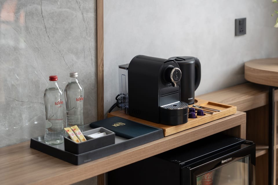 Kin Signature Suite | Premium bedding, Select Comfort beds, minibar, in-room safe