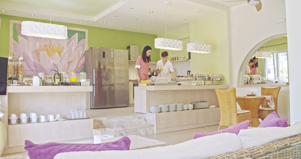 Breakfast area