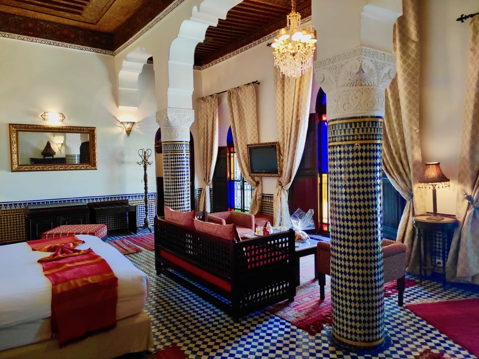 Suite (Diamant) | Minibar, in-room safe, WiFi (free), bed sheets